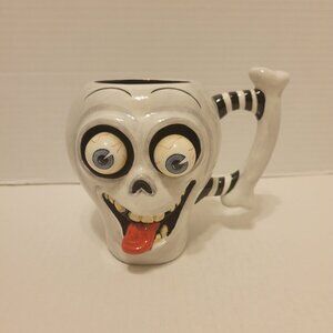 Vintage 2002 Dept 56 Spooky Googly Eyes Skeleton Skull Head Mug Bone Handle